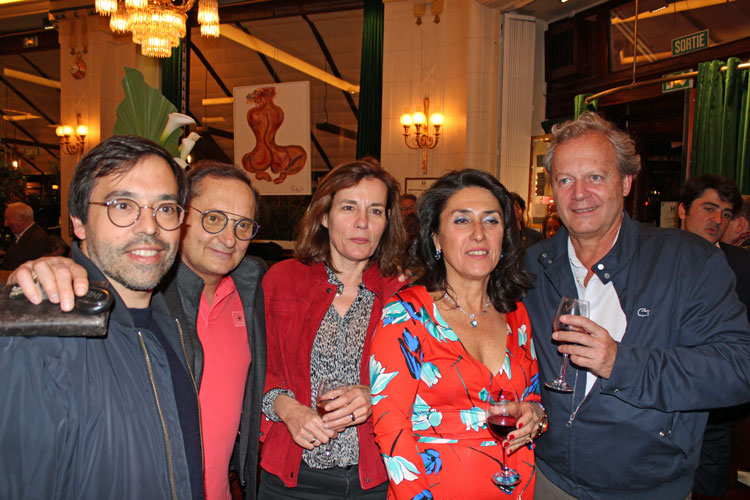 Eva Marc'h entourée de collectionneurs et marchands d'art, Joao Lopez da Costa, Pascal Robaglia, Cécile Menin et le Docteur Loïc Rousseau