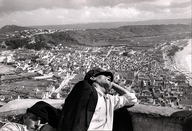 Lot 31 -Edouard Boubat Nazaré, Portugal, 1956.