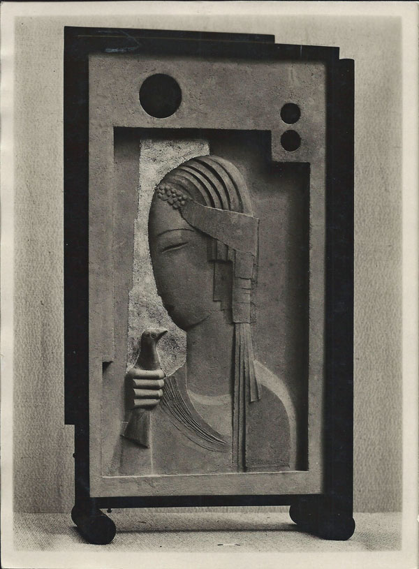 Miklós Gusztáv Femme à l'oiseau, ciment, 1928 ou 1929