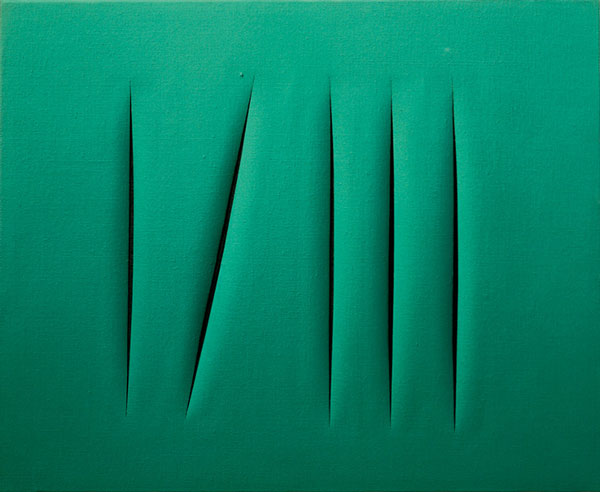 Lucio Fontana, Concetto Spaziale, Teatrino, 1966, 120 x 120 cm, peinture à l’eau sur toile. Courtesy Tornabuoni Art 