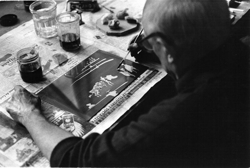 David Douglas Duncan  Picasso peignant la série Pepe Illo à l'aquatinte [Picasso painting the Pepe Illo series with aquatint] 1957, Villa La Californie, Cannes Vintage gelatin silver print 20.8 x 31.5 cm / 8 1/4 x 12 3/8 in © David Douglas Duncan © Succession Picasso/DACS, London 2019 Courtesy the estate David Douglas Duncan