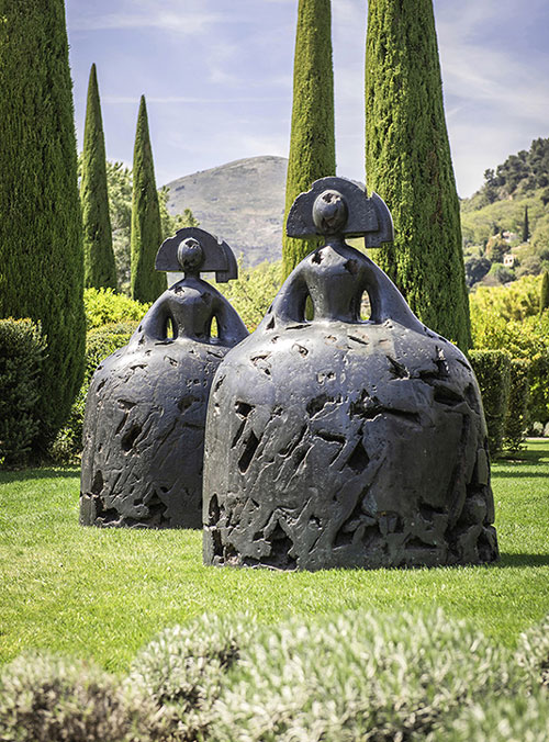 Manolo Valdés, Reina Mariana, 2017 Bronze, 180 x 120 x 135 cm (70.9 x 47.2 x 53.1 in)