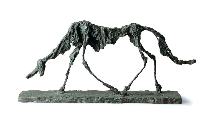 Alberto Giacometti  Chien 1957 bronze, 47 x 100 x 15 cm  Collection Fondation Marguerite et Aimé  Maeght, Saint-Paul-de-Vence, France  photo : Claude Germain – Archives  Fondation Maeght