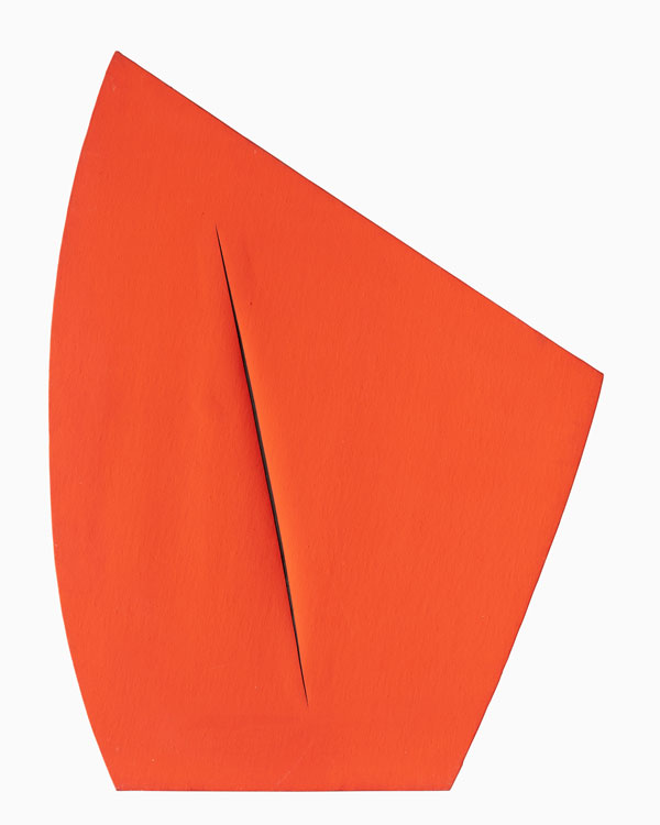 Lucio Fontana (1899–1968) Concept spatial, Attente (Concetto spaziale, Attesa), 1959 Papier entoilé, incision 118 × 88 cm Collezione Prada, Milan © Fondazione Lucio Fontana, Bilbao, 2019