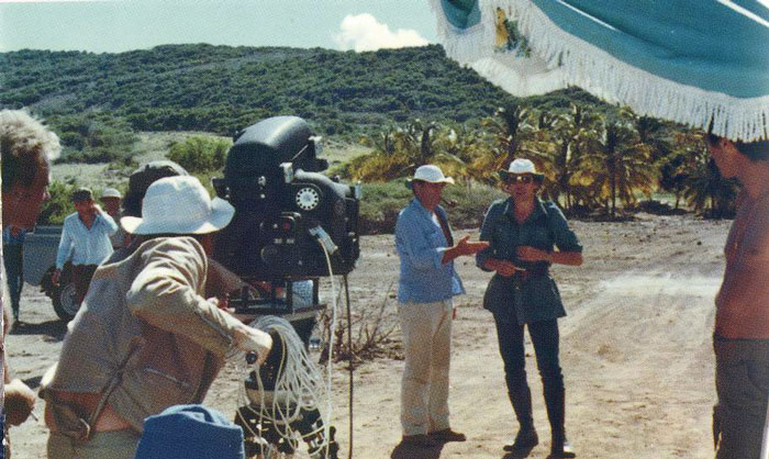 L’aventure c’est l’aventure, Un film de Claude Lelouch, 1972. Jacques Brel et Lino Ventura Photographie de tournage Collection particulière © DR