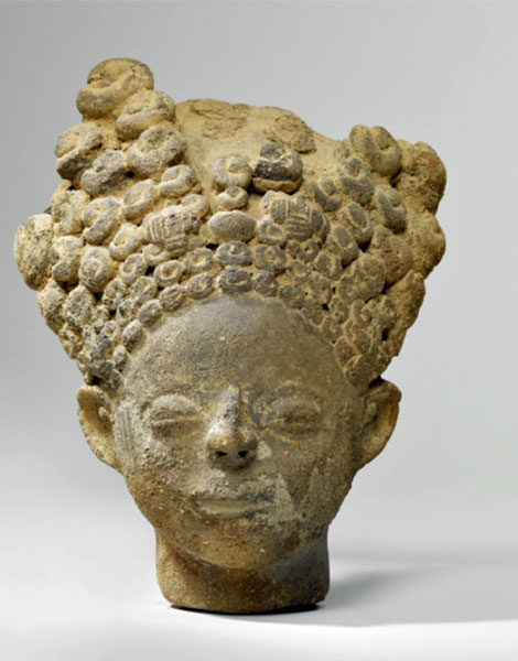  Tête funéraire Akan, 18e – 19e siècle, terre cuite  © musée du quai Branly, photo Claude Germain 